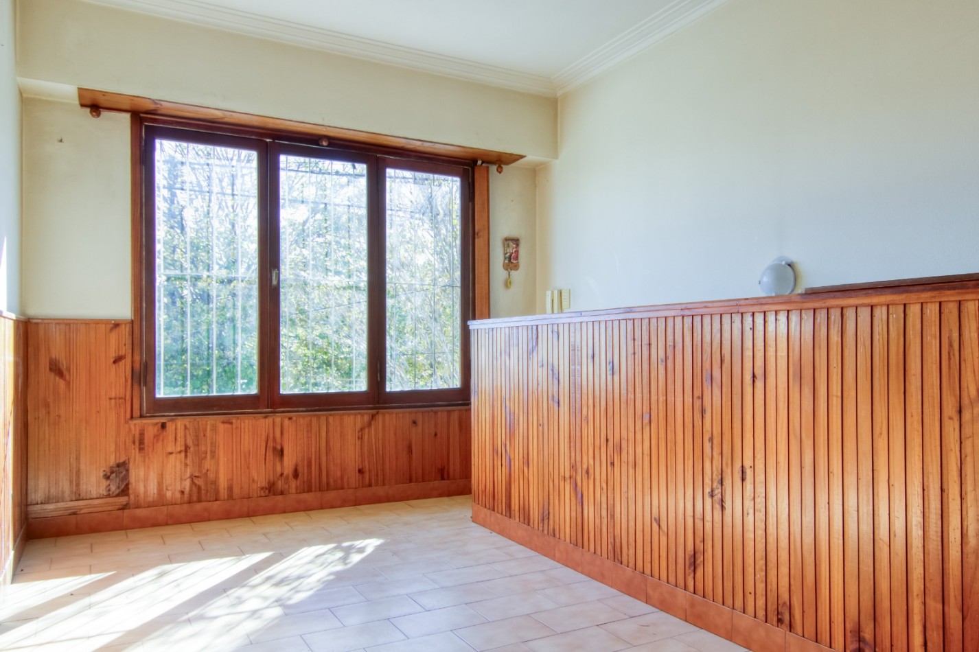 VENTA en ESQUINA CASA + LOCAL + DEPARTAMENTO con COCHERA