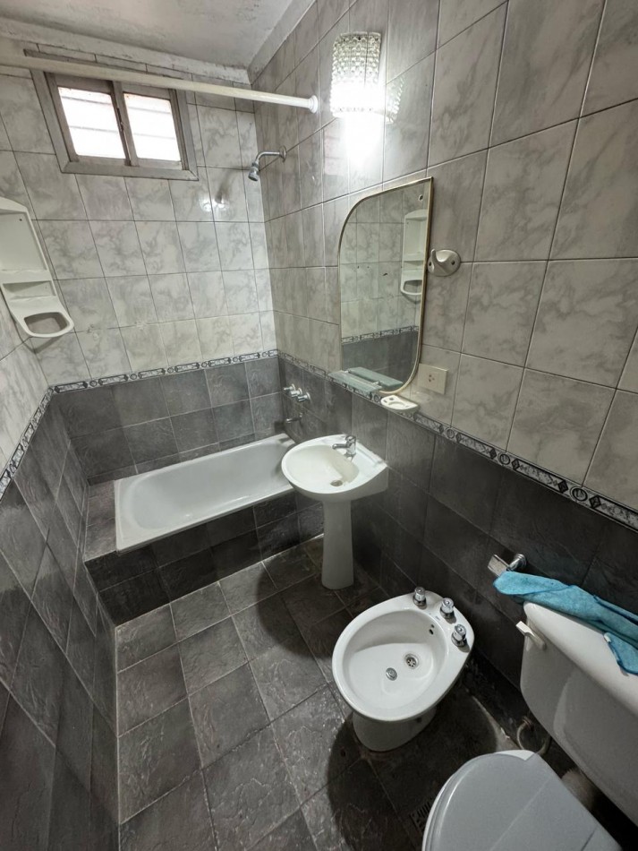 VENTA CASA en PH 3AMB PATIO ESPACIO COCHERA 