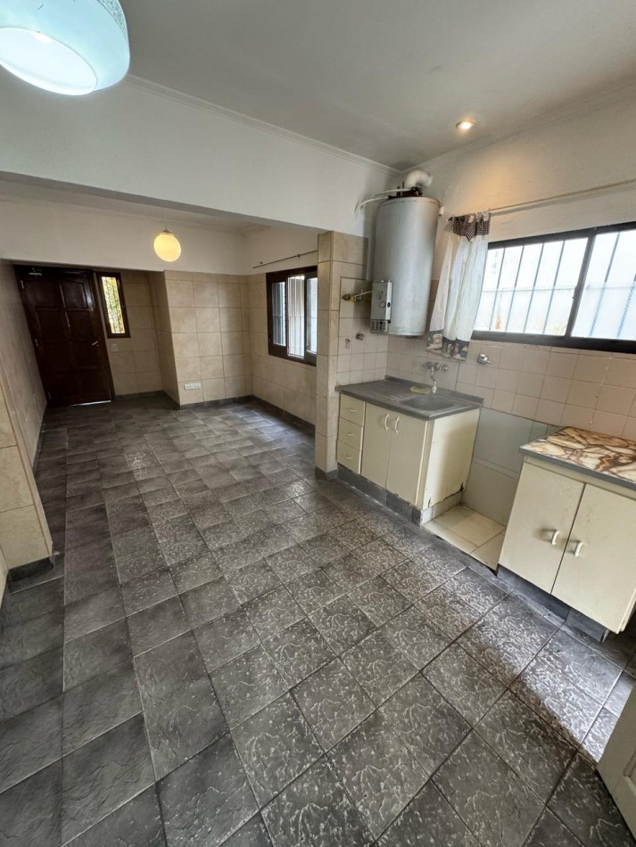 VENTA CASA en PH 3AMB PATIO ESPACIO COCHERA 