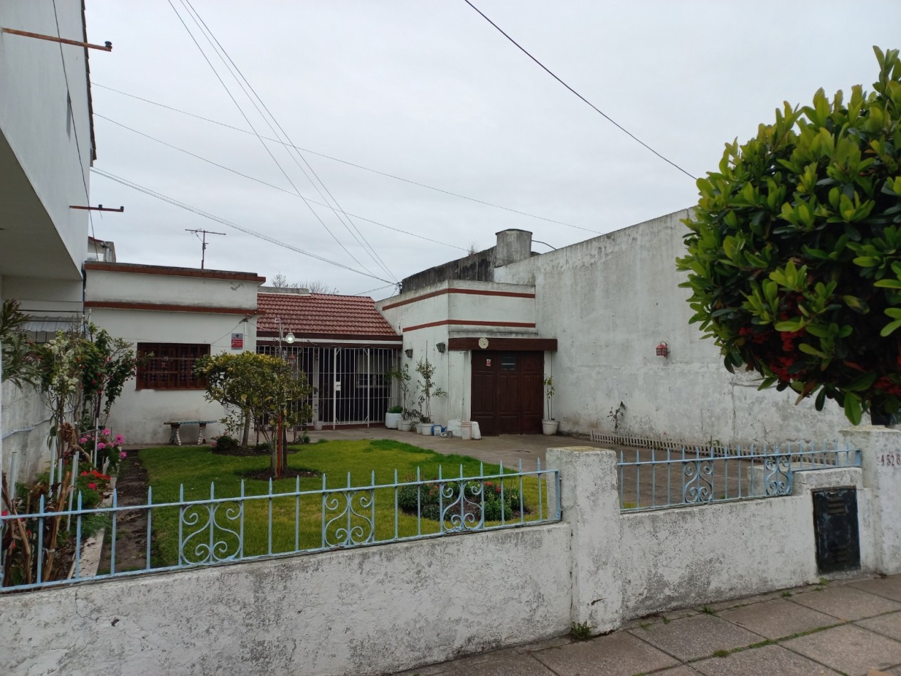 Venta CASA 3AMB COCHERA PARQUE LOTE PROPIO
