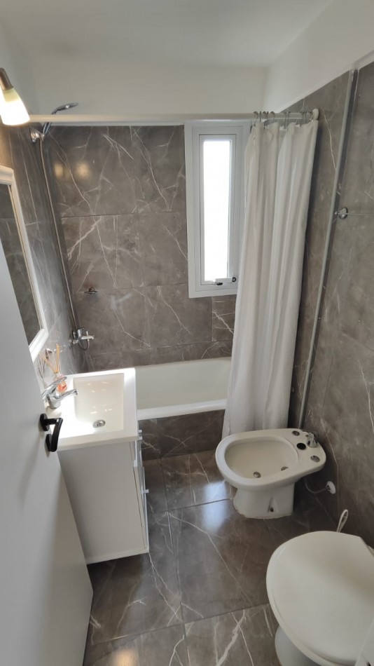VENTA 3AMB RECICLADO COCHERA Y BAULERA CENTRO 