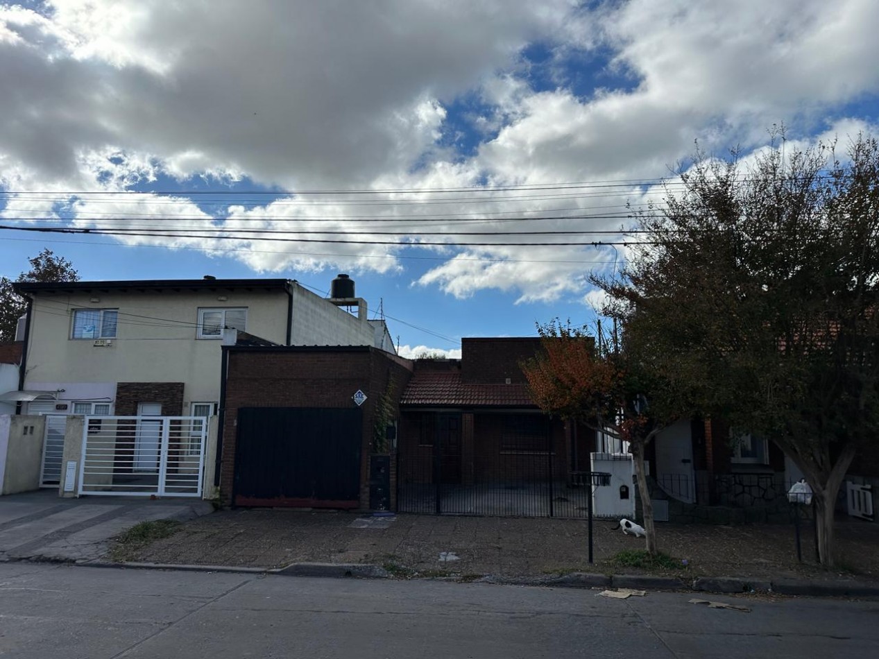 VENTA CASA en PH 3AMB PATIO ESPACIO COCHERA