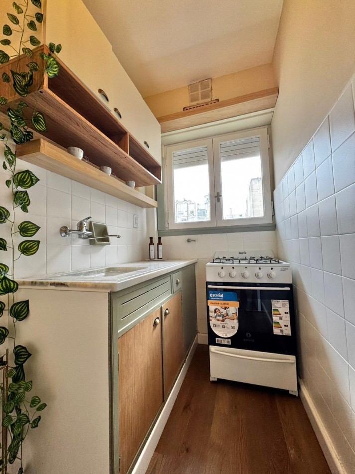 VENTA 1AMB RECICLADO CENTRO BALCON SALIENTE ARTEFACTO Y MUEBLES A ESTRENAR 
