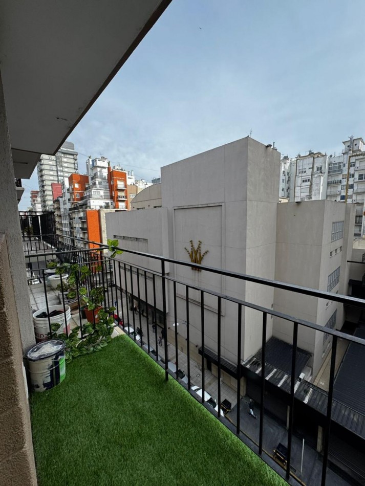VENTA 1AMB RECICLADO CENTRO BALCON SALIENTE ARTEFACTO Y MUEBLES A ESTRENAR 