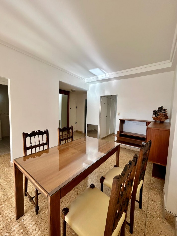 VENTA 3AMB con DEPENDENCIA VISTA AL MAR 2 BALCONES