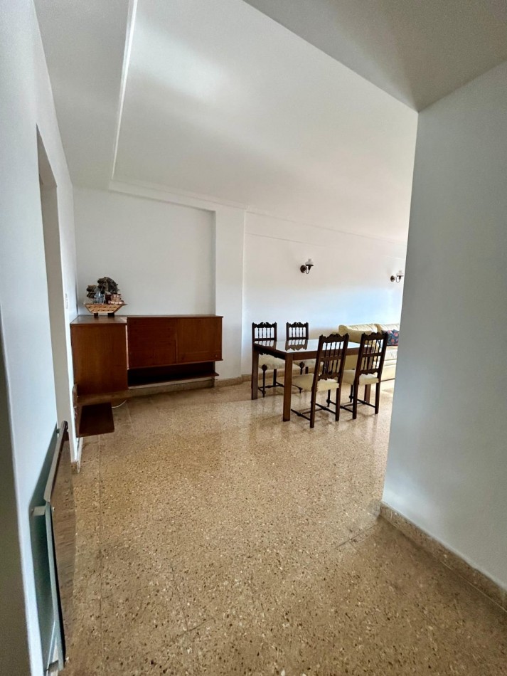 VENTA 3AMB con DEPENDENCIA VISTA AL MAR 2 BALCONES