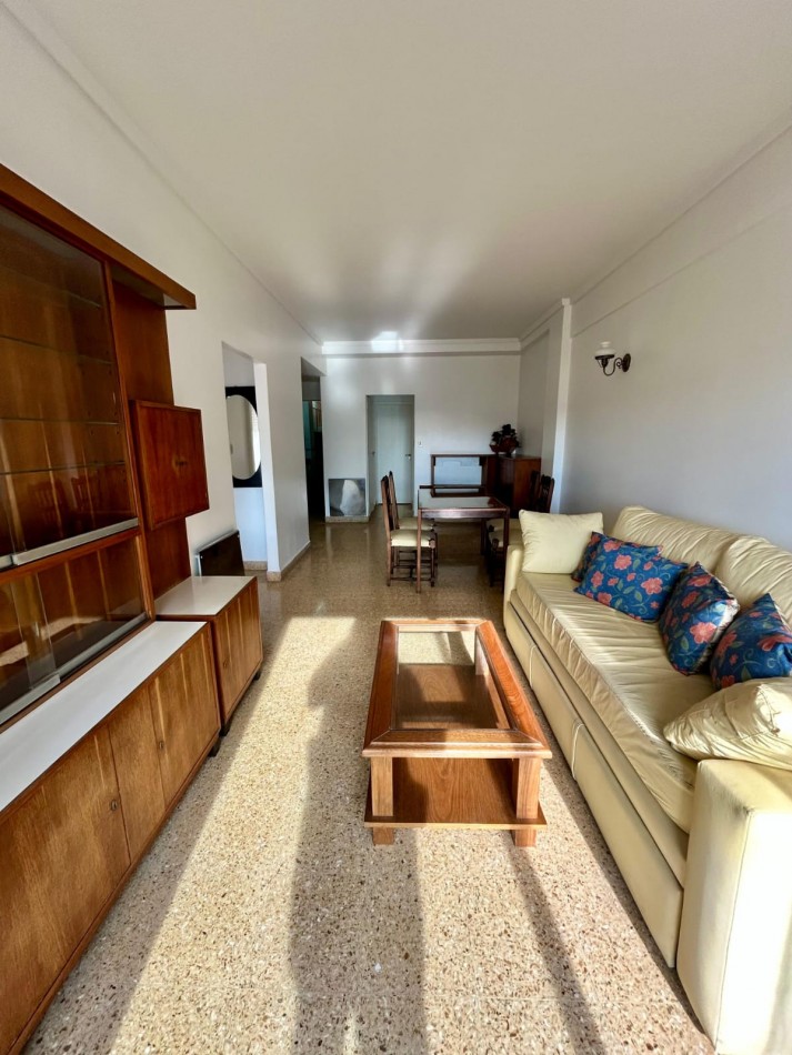 VENTA 3AMB con DEPENDENCIA VISTA AL MAR 2 BALCONES