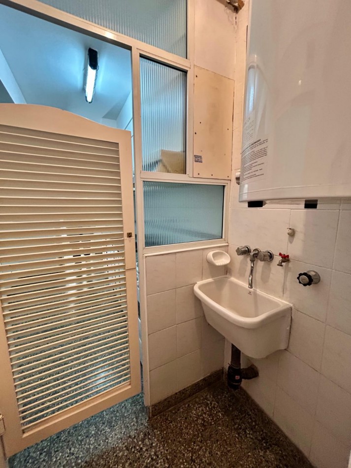 VENTA 3AMB con DEPENDENCIA VISTA AL MAR 2 BALCONES