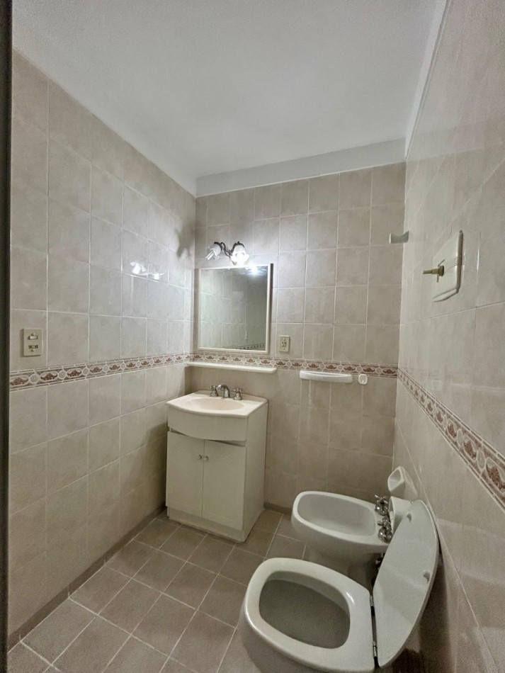 VENTA 3AMB con DEPENDENCIA VISTA AL MAR 2 BALCONES