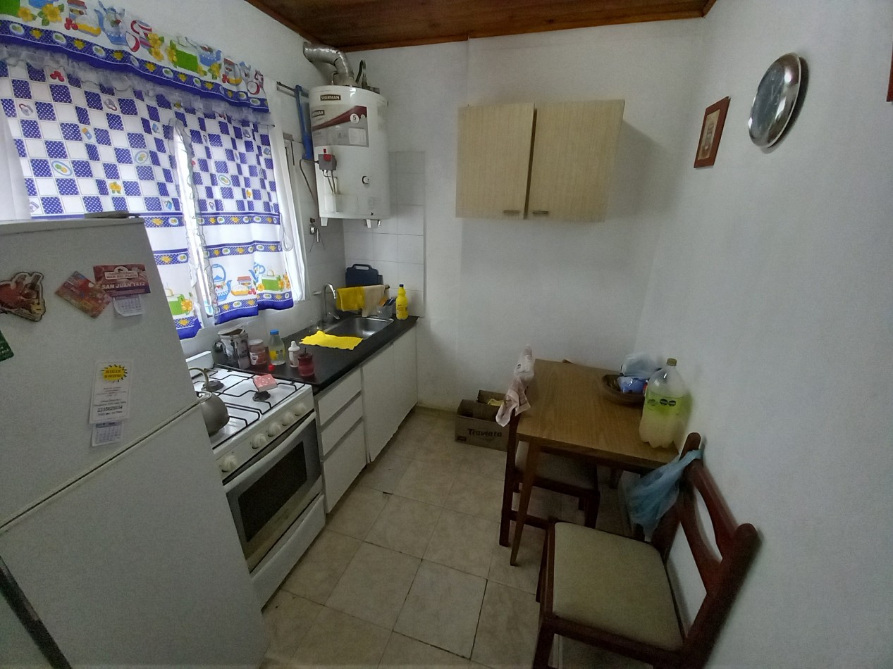 ALQUILER PH  3 AMB FRENTE PATIO MEJICO y BOLIVAR