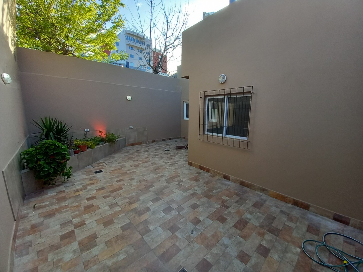 ALQUILER CASA EXCELENTE ESTADO 4AMB 2 BAÑOS COCHERA-LAVADERO PATIO 