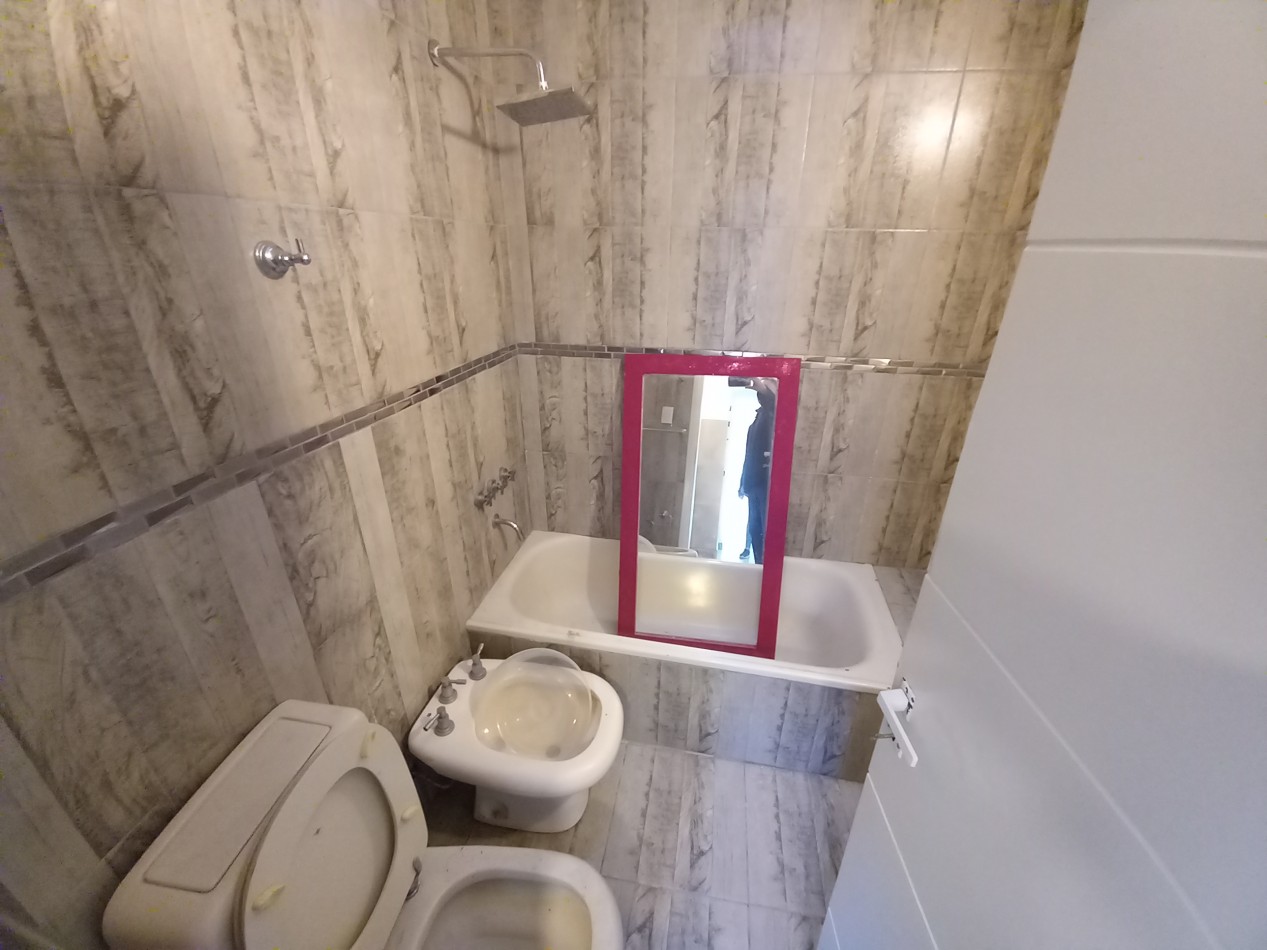 ALQUILER CASA EXCELENTE ESTADO 4AMB 2 BAÑOS COCHERA-LAVADERO PATIO 