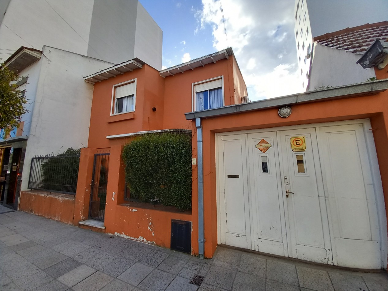 VENTA 2 CASAS en BLOCK-IDEAL para RELIZAR EDIFICIO-INVERSION-ESPAÑA y BOLIVAR