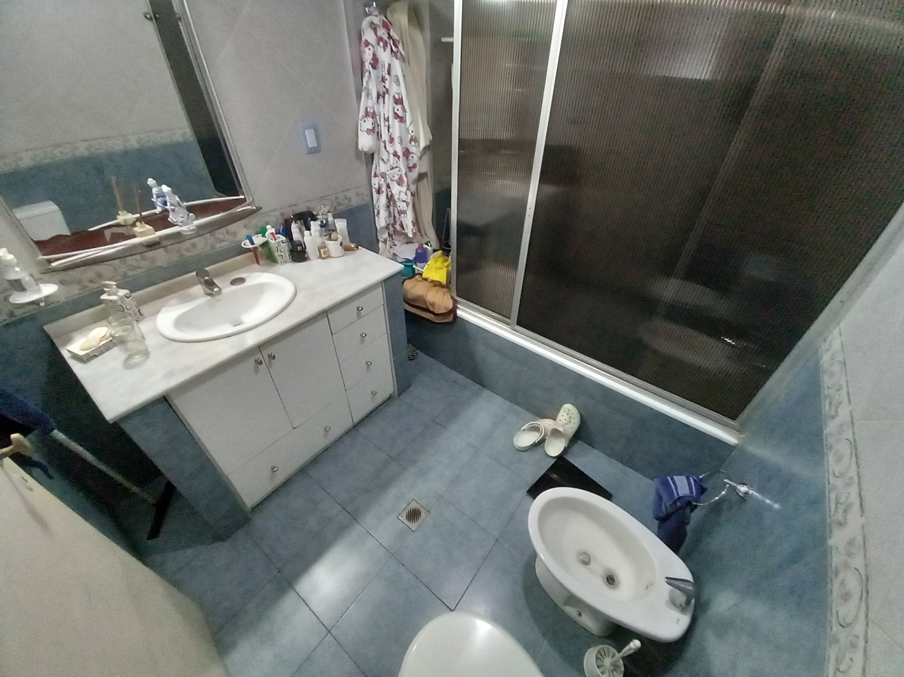 VENTA 2 CASAS en BLOCK-IDEAL para RELIZAR EDIFICIO-INVERSION-ESPAÑA y BOLIVAR