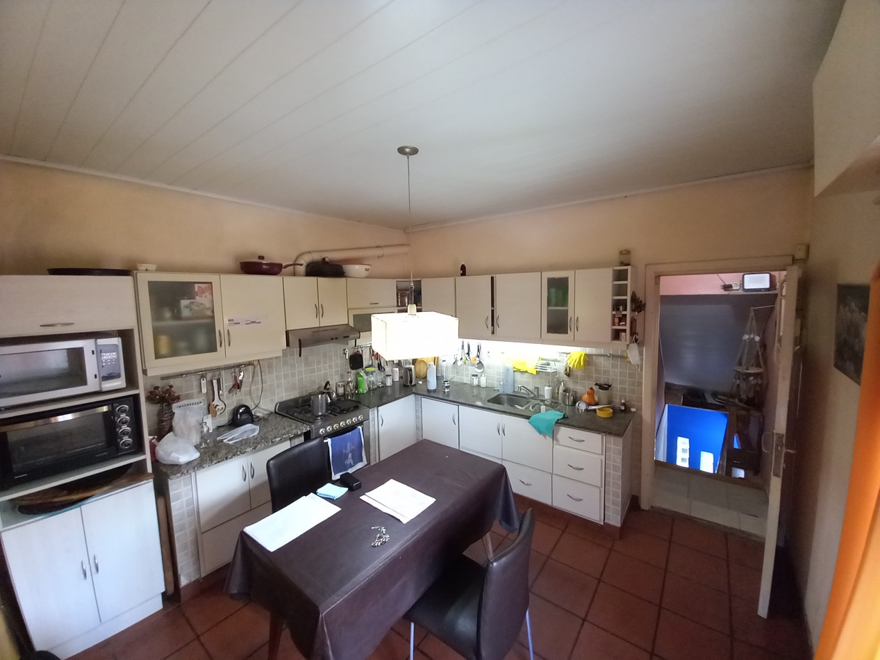 VENTA 2 CASAS en BLOCK-IDEAL para RELIZAR EDIFICIO-INVERSION-ESPAÑA y BOLIVAR