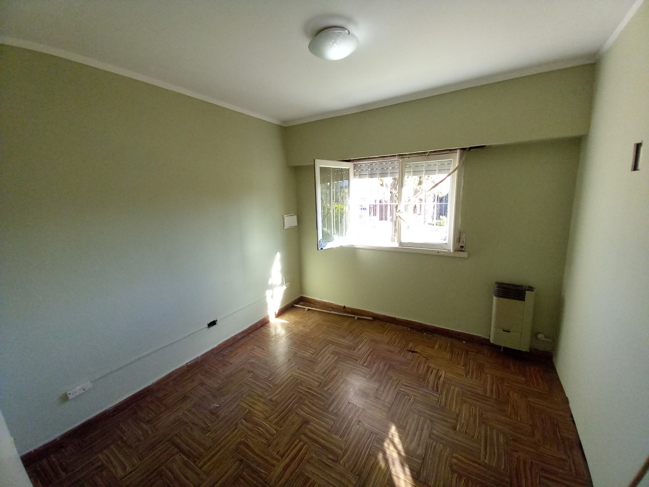 CASA 4AMB ESPACIO COCHERA PATIO PARRILLA SIN MUEBLES 