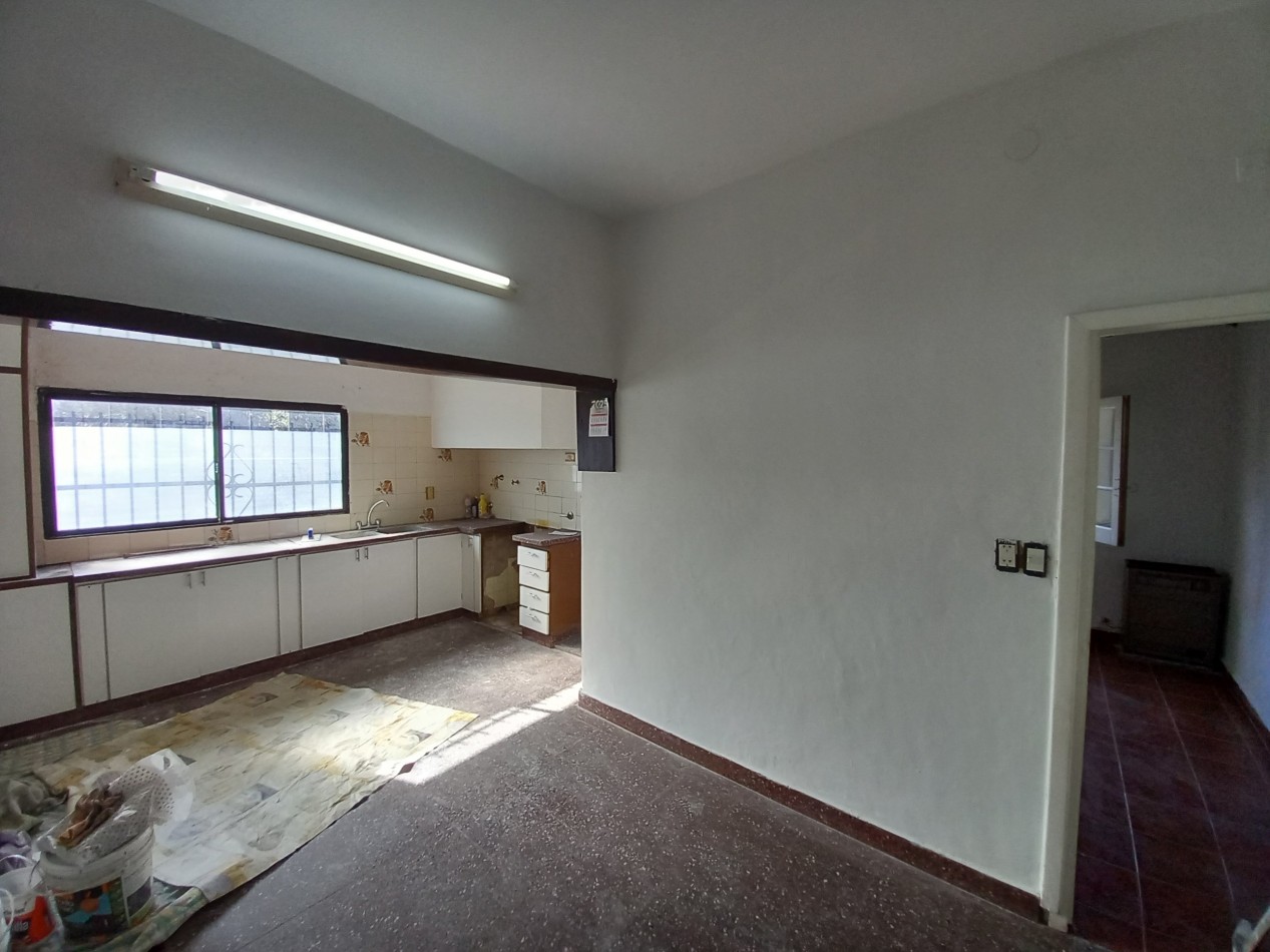 CASA 4AMB ESPACIO COCHERA PATIO PARRILLA SIN MUEBLES 