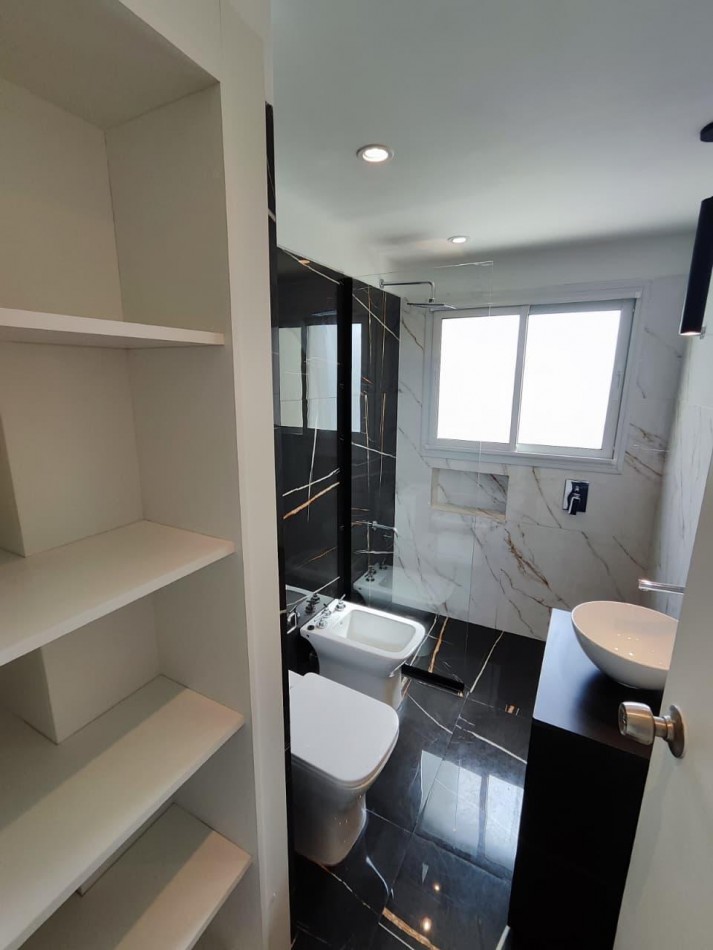 VENTA 3AMB RECICLADO 3 BAÑOS BALCON SALIENTE CENTRO 