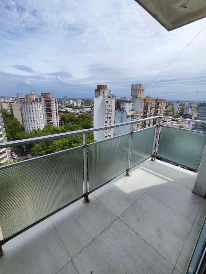 VENTA 3AMB RECICLADO 3 BAÑOS BALCON SALIENTE CENTRO 