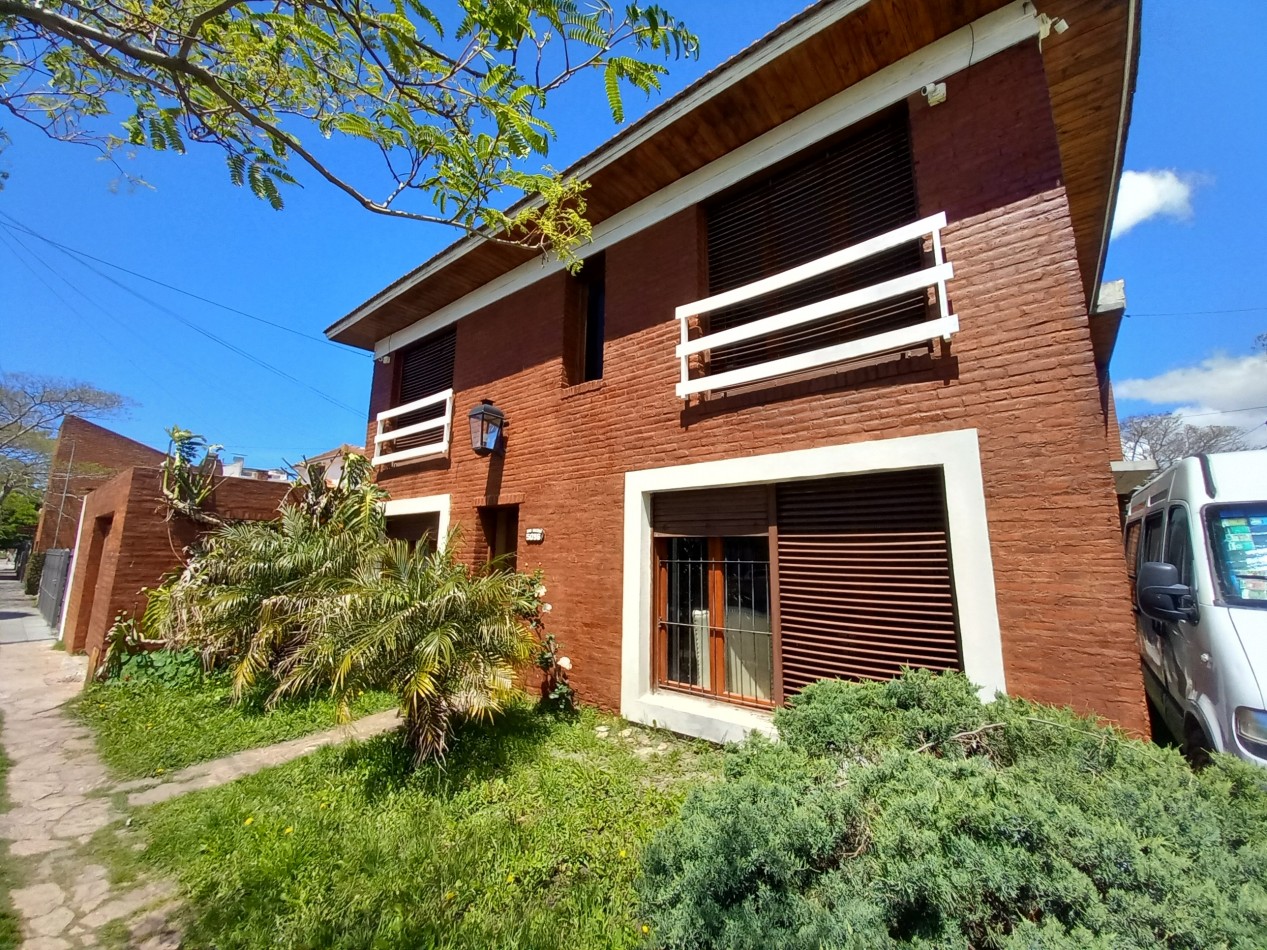 VENTA CHALET 5AMB PATIO COCHERA PARRILLA CONSTITUCION 