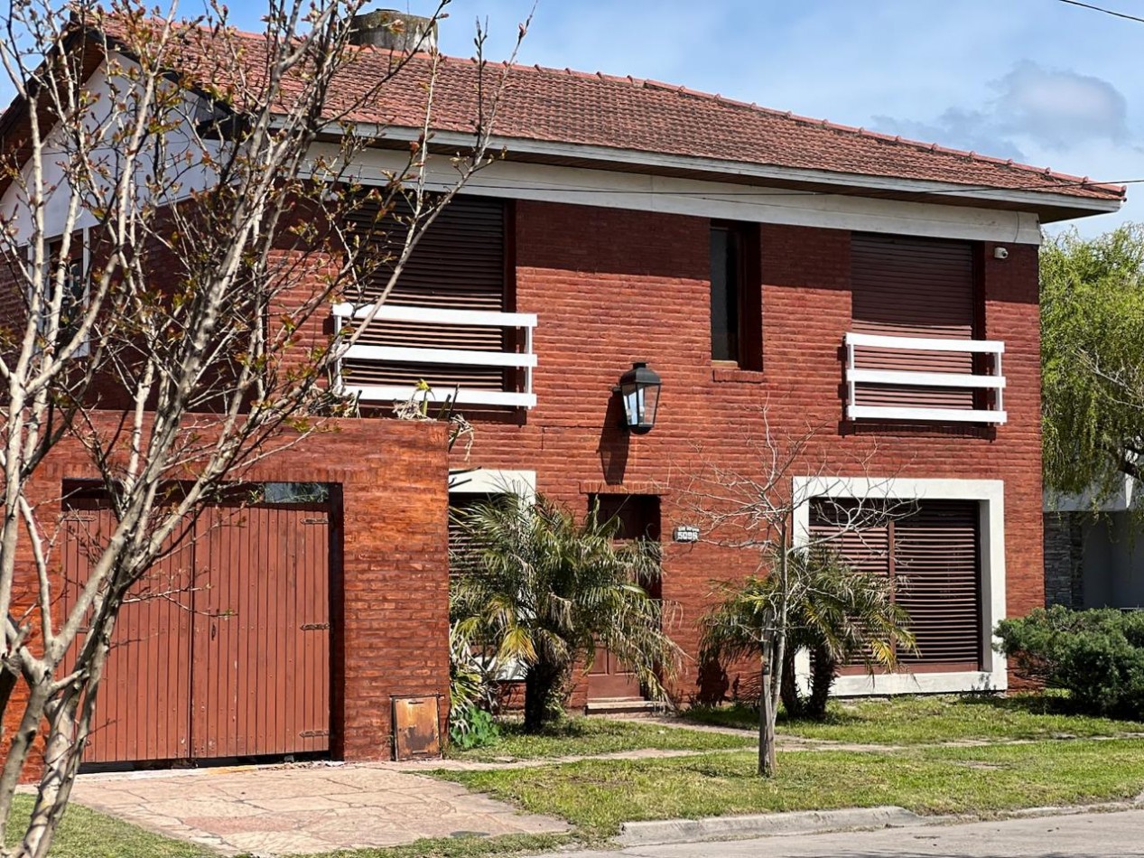 VENTA CHALET 5AMB PATIO COCHERA PARRILLA CONSTITUCION 