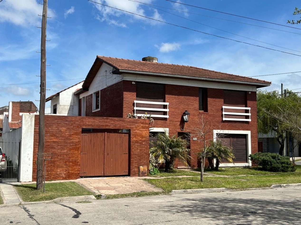 VENTA CHALET 5AMB PATIO COCHERA PARRILLA CONSTITUCION 