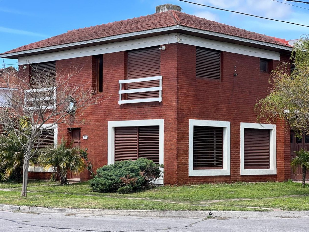 VENTA CHALET 5AMB PATIO COCHERA PARRILLA CONSTITUCION 