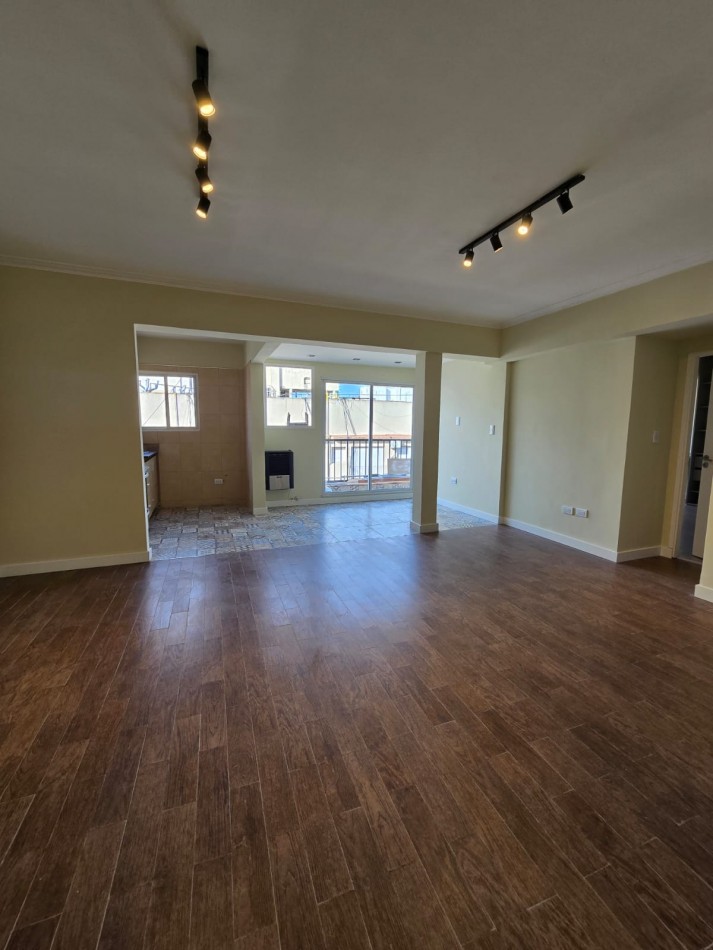 VENTA 2AMB EXCELENTE ESTADO CENTRO  BALCON 