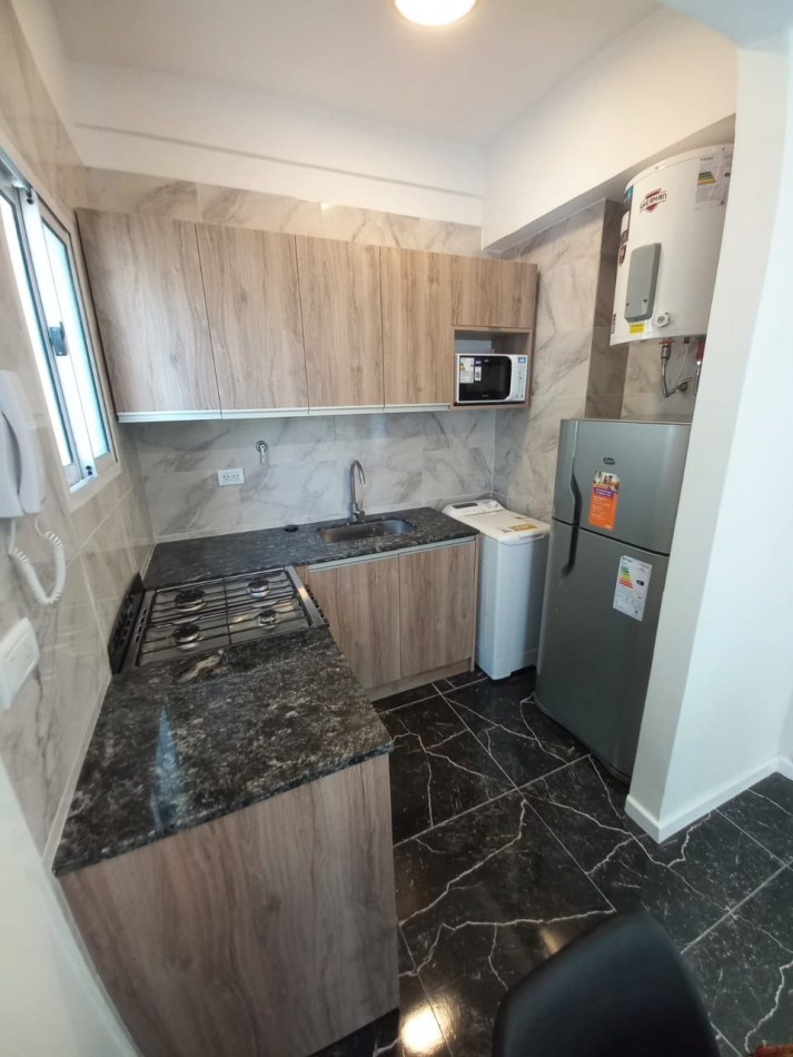 Venta 1AMB CENTRO LATERAL RECICLADO BALCON 