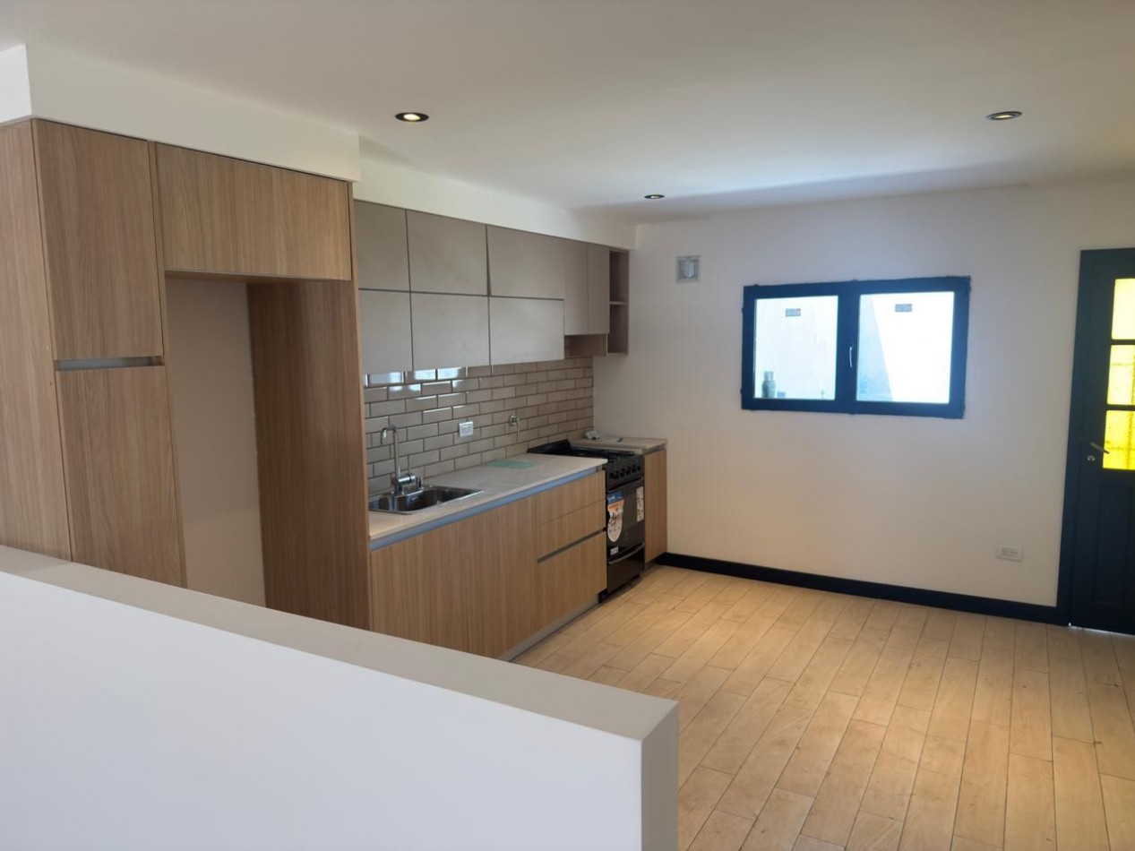  VENTA CASA RECICLADA 2 BAÑOS PARQUE LAVADERO  PERMUTA