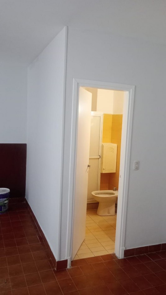 ALQUILER 2AMB PATIO SIN MASCOTAS LA PERLA 