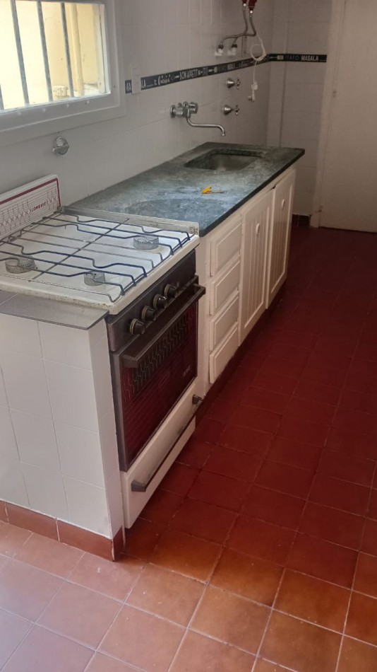 ALQUILER 2AMB PATIO SIN MASCOTAS LA PERLA 