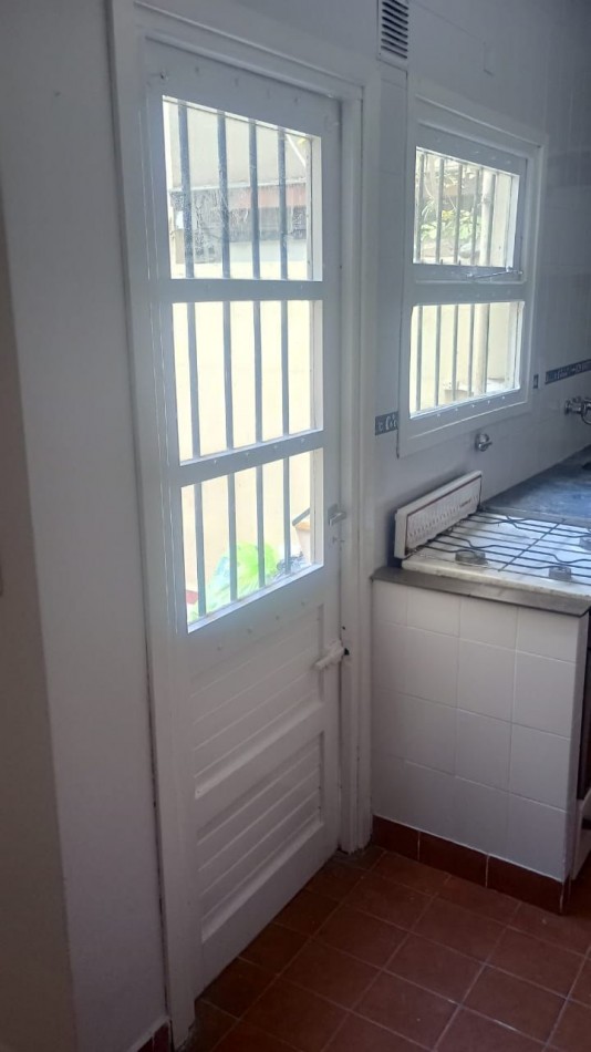 ALQUILER 2AMB PATIO SIN MASCOTAS LA PERLA 