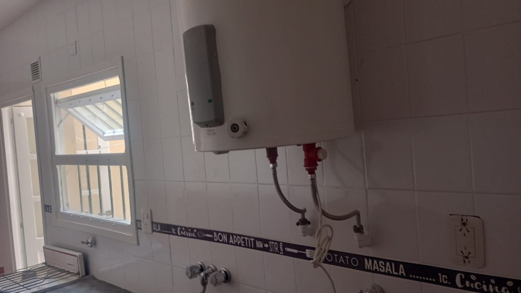 ALQUILER 2AMB PATIO SIN MASCOTAS LA PERLA 