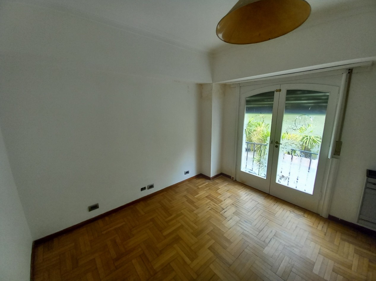 ALQUILER solo USO PROFESIONAL CASA 6AMB 3 BAÑOS COCHERA 