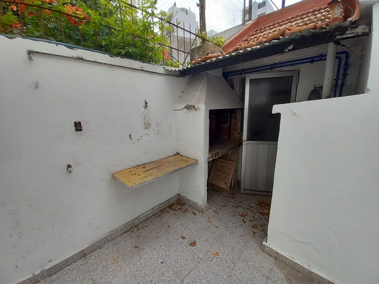 ALQUILER solo USO PROFESIONAL CASA 6AMB 3 BAÑOS COCHERA 