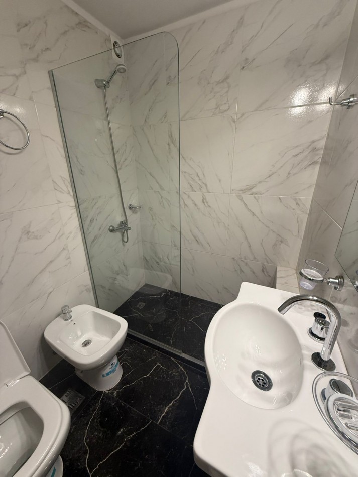 VENTA 2AMB RECICLADO con DEPENDENCIA CENTRO 