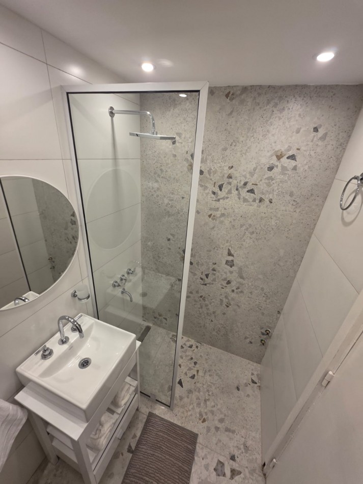 VENTA 1AMB DIVIDIDO RECICLADO TODO A ESTRENAR 