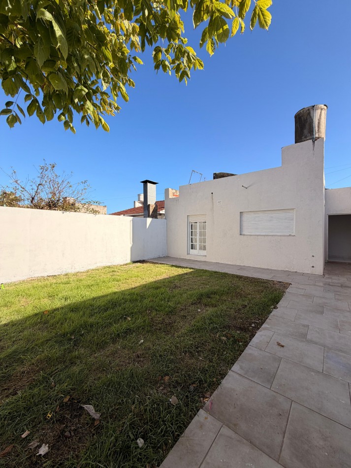 VENTA CHALET LOTE PROPIO AYOLAS al 4500