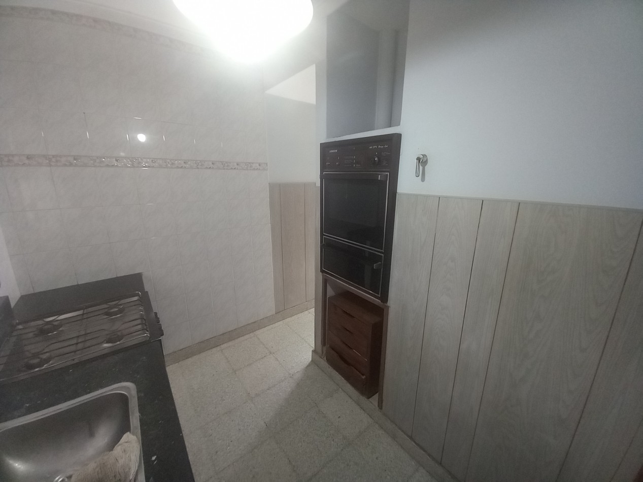 VENTA CASA 3AMB con GALPON PARQUE en LOTE PROPIO 