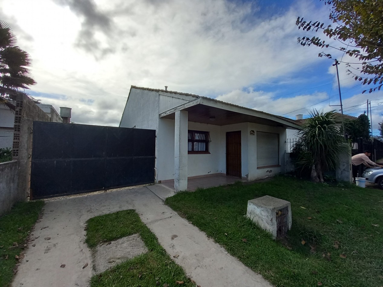 VENTA CASA 3AMB con GALPON PARQUE en LOTE PROPIO 