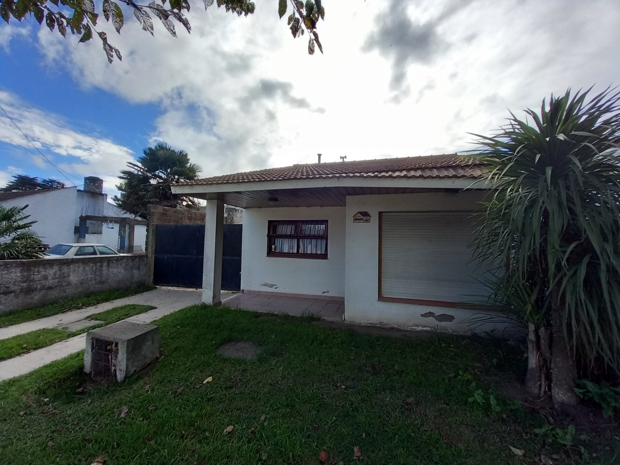 VENTA CASA 3AMB con GALPON PARQUE en LOTE PROPIO 