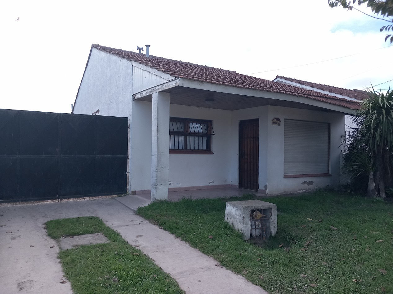 VENTA CASA 3AMB con GALPON PARQUE en LOTE PROPIO 