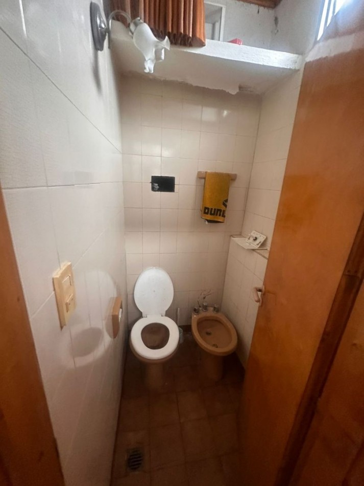 VENTA PH 3AMB PATIO ESTADO ORIGINAL SIN EXPENSAS 