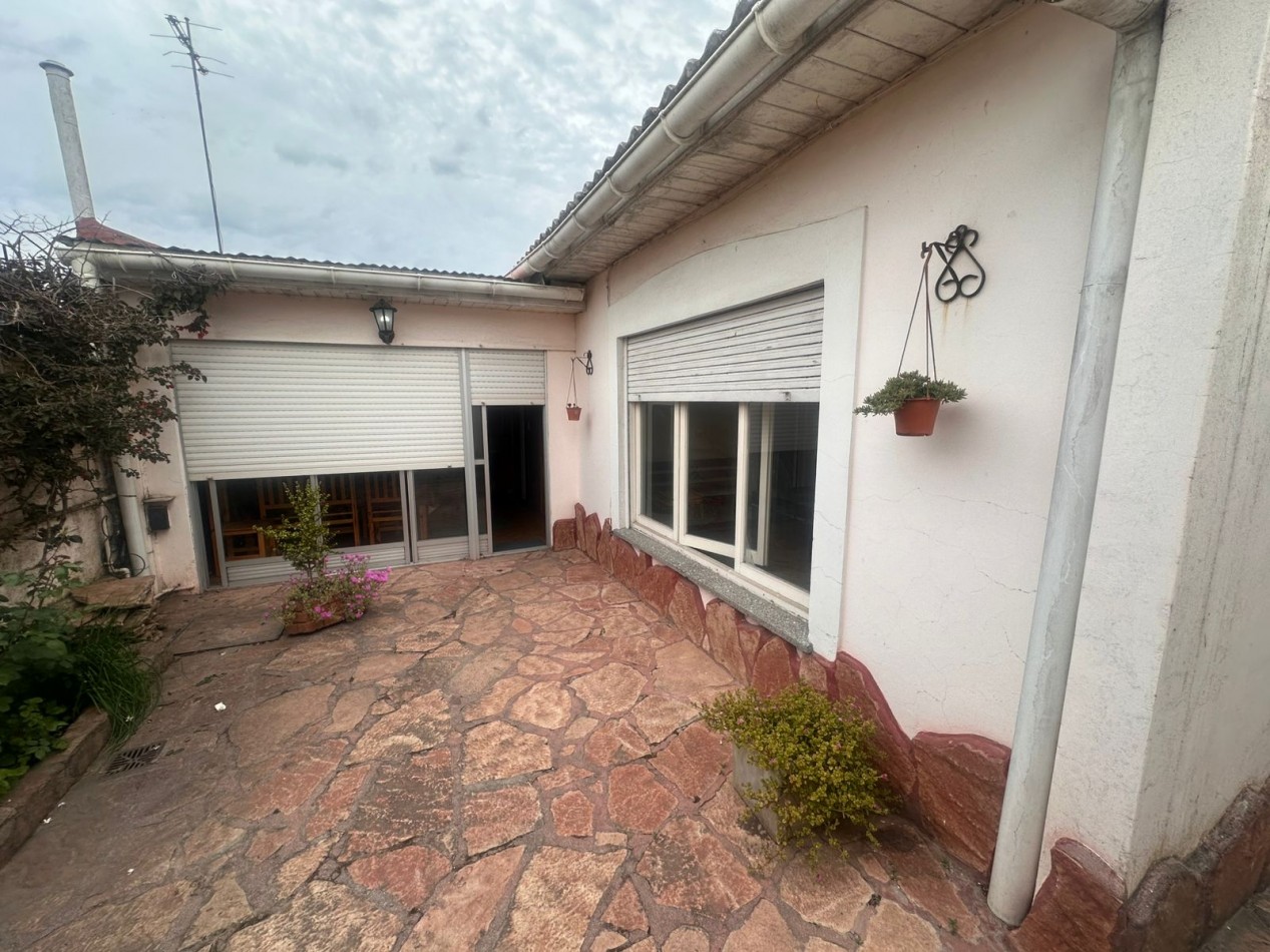 VENTA PH 3AMB PATIO ESTADO ORIGINAL SIN EXPENSAS 