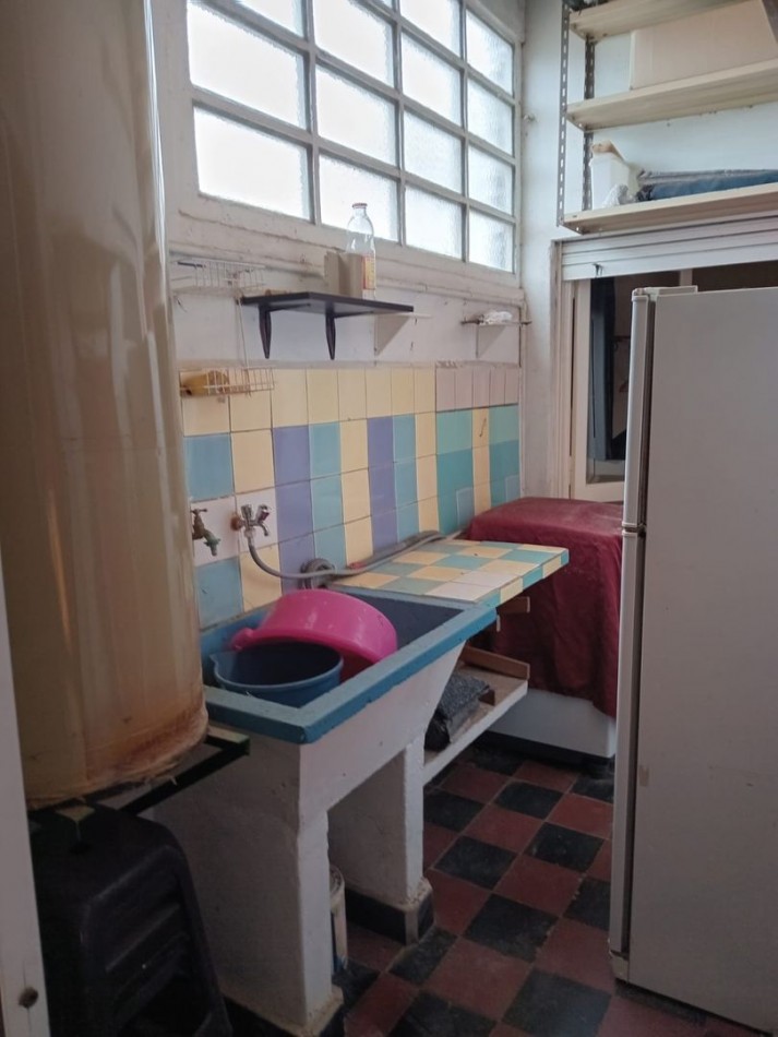 VENTA PH 3AMB PATIO ESTADO ORIGINAL SIN EXPENSAS 