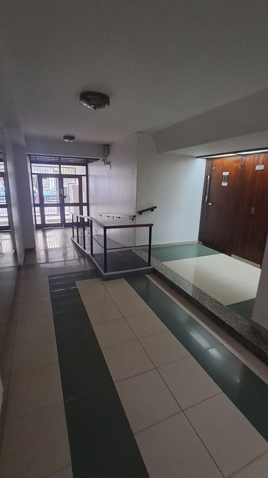 VENTA 2AMB RECICLADO CENTRO BALCON Y PATIO 
