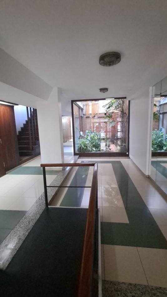 VENTA 2AMB RECICLADO CENTRO BALCON Y PATIO 