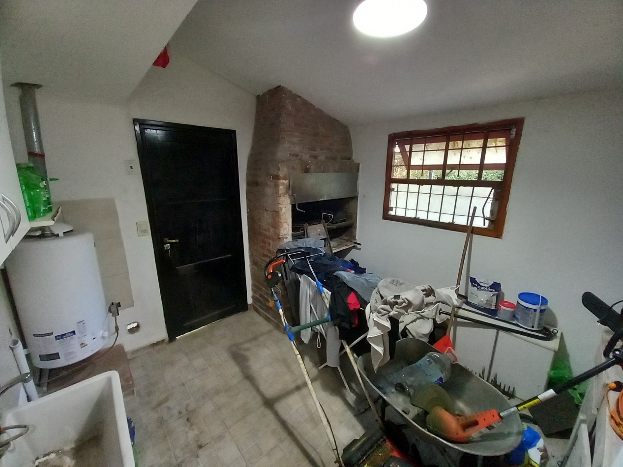 ALQUILER X 18 MESES CASA 3AMB  PARQUE PARRILLA COCHERA SEMICUBIERTA EL TEJADO