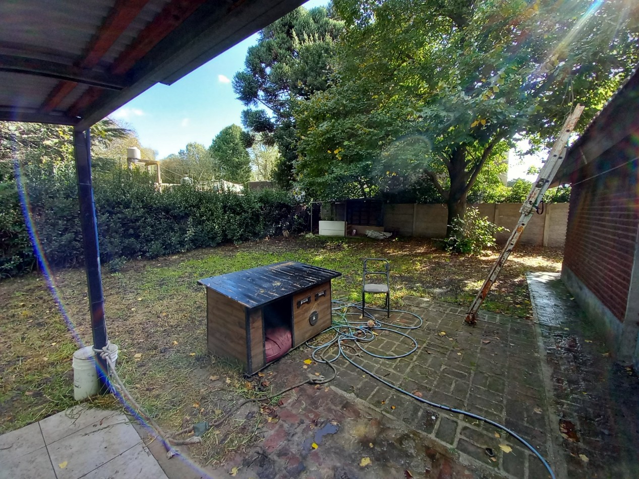 ALQUILER X 18 MESES CASA 3AMB  PARQUE PARRILLA COCHERA SEMICUBIERTA EL TEJADO